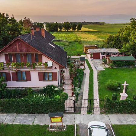 Gemenc Vendeghaz Hotell Hercegszanto Exteriör bild