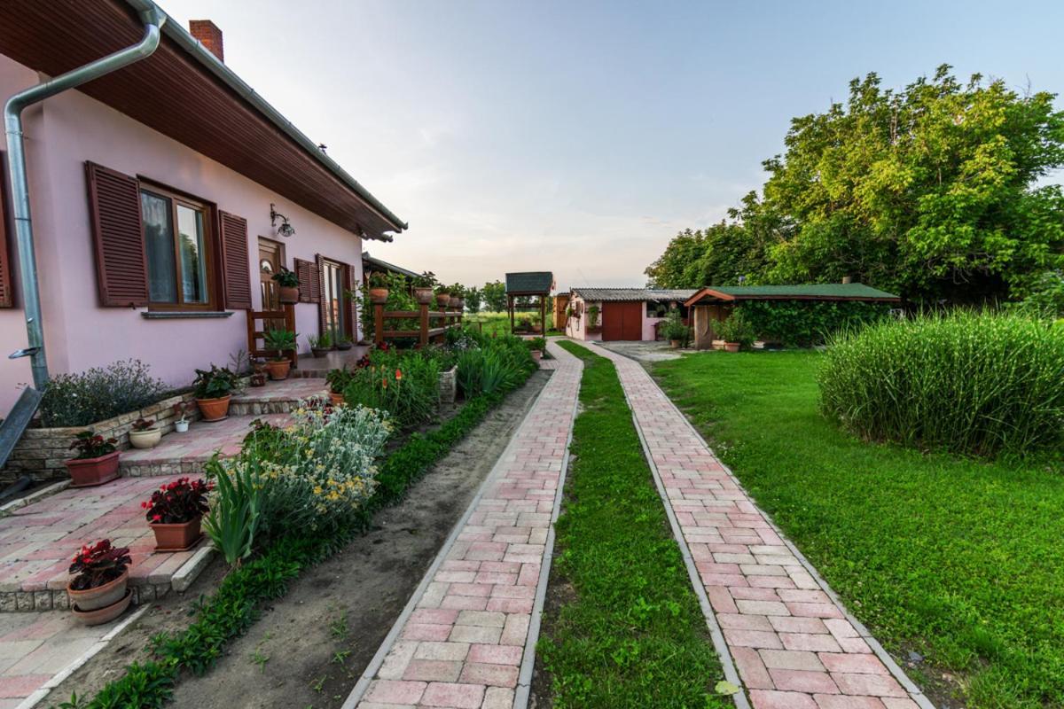 Gemenc Vendeghaz Hotell Hercegszanto Exteriör bild