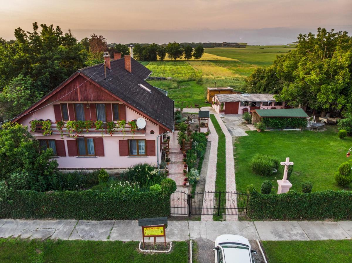 Gemenc Vendeghaz Hotell Hercegszanto Exteriör bild